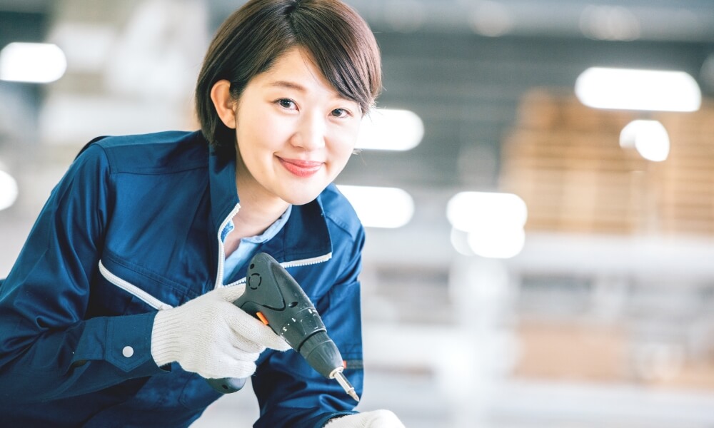 働く女性社員