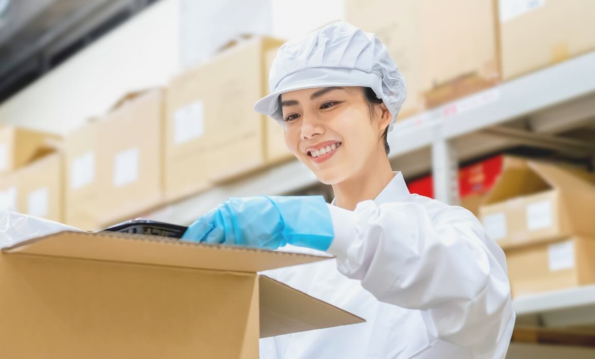 働く女性社員